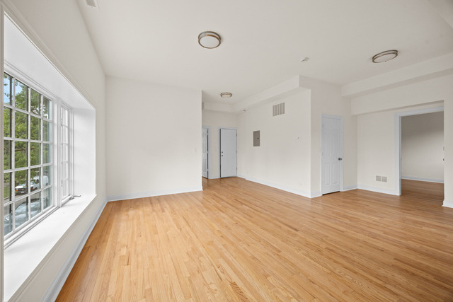 3107 N Harding Avenue - Photo 3