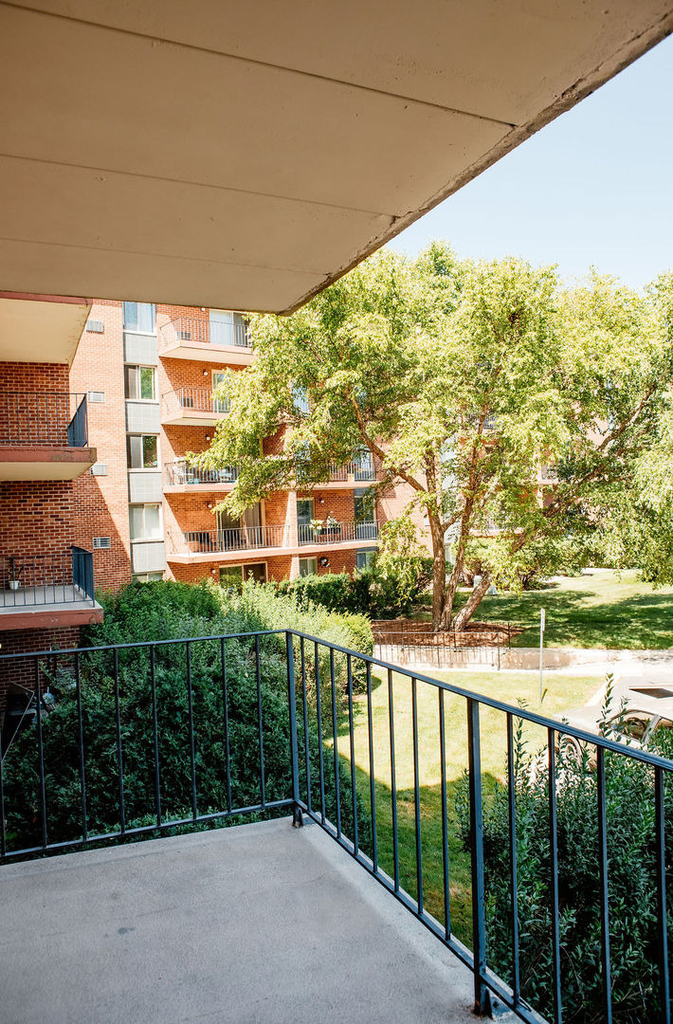 16 E Old Willow Road - Photo 30