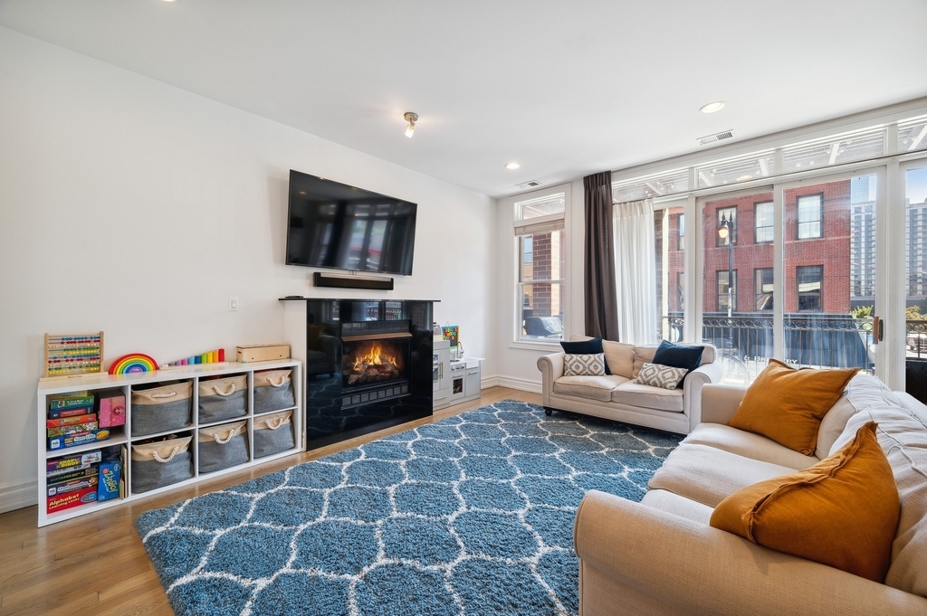 120 N Halsted Street - Photo 4