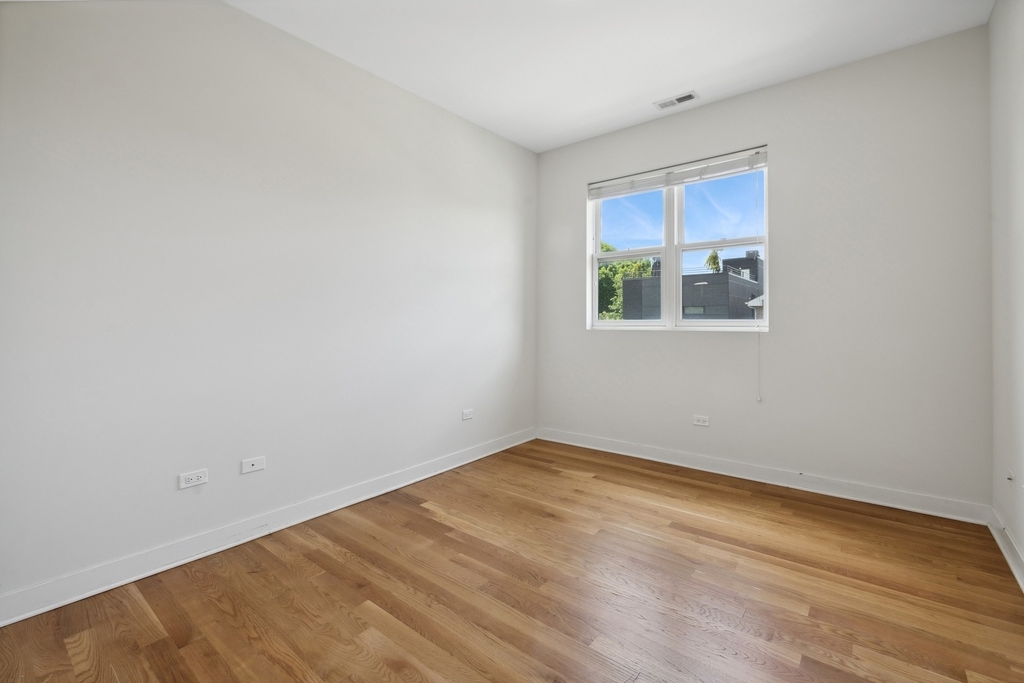 1956 W Ohio Street - Photo 15