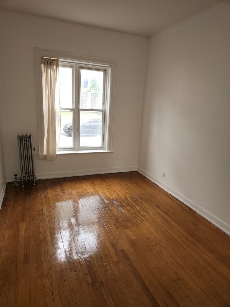 5050 S Blackstone Avenue - Photo 3