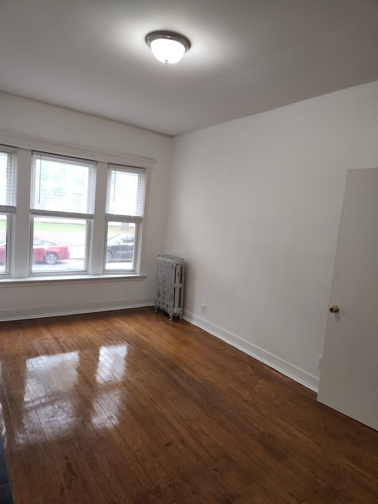5050 S Blackstone Avenue - Photo 1
