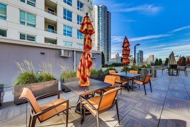 345 N La Salle Drive - Photo 20