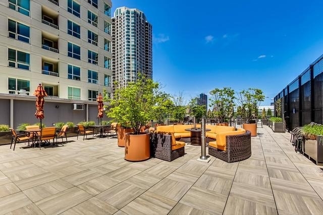345 N La Salle Drive - Photo 19