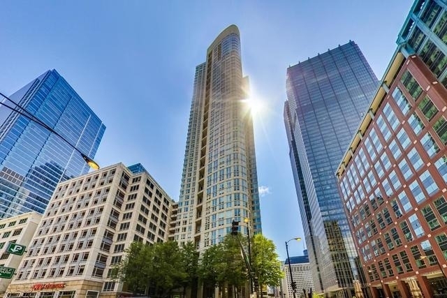 345 N La Salle Drive - Photo 0