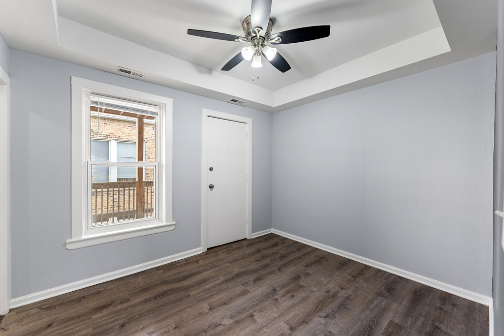 7451 N Greenview Avenue - Photo 6