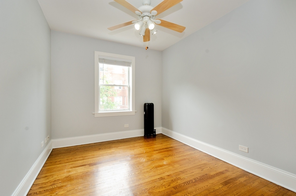 1611 W Juneway Terrace - Photo 5