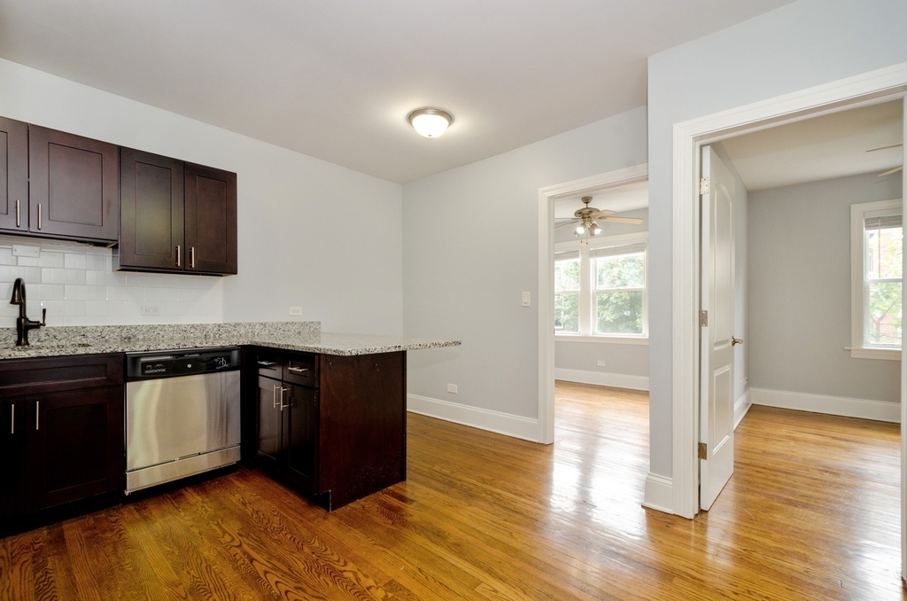 1611 W Juneway Terrace - Photo 3