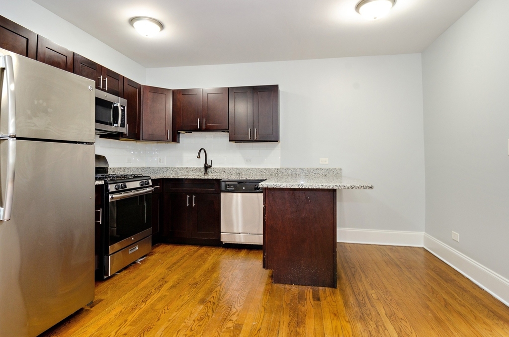 1611 W Juneway Terrace - Photo 2