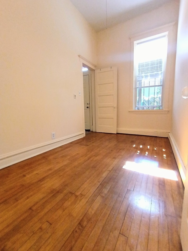1911 W Belmont Avenue - Photo 11