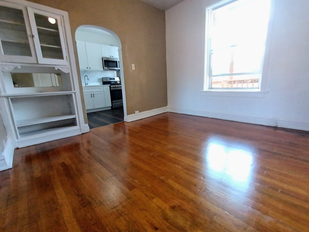 3514 N Broadway Street - Photo 2