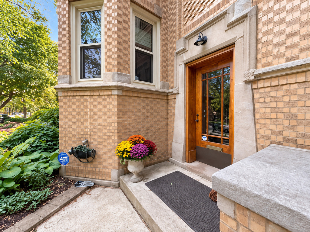 1919 W Waveland Avenue - Photo 14