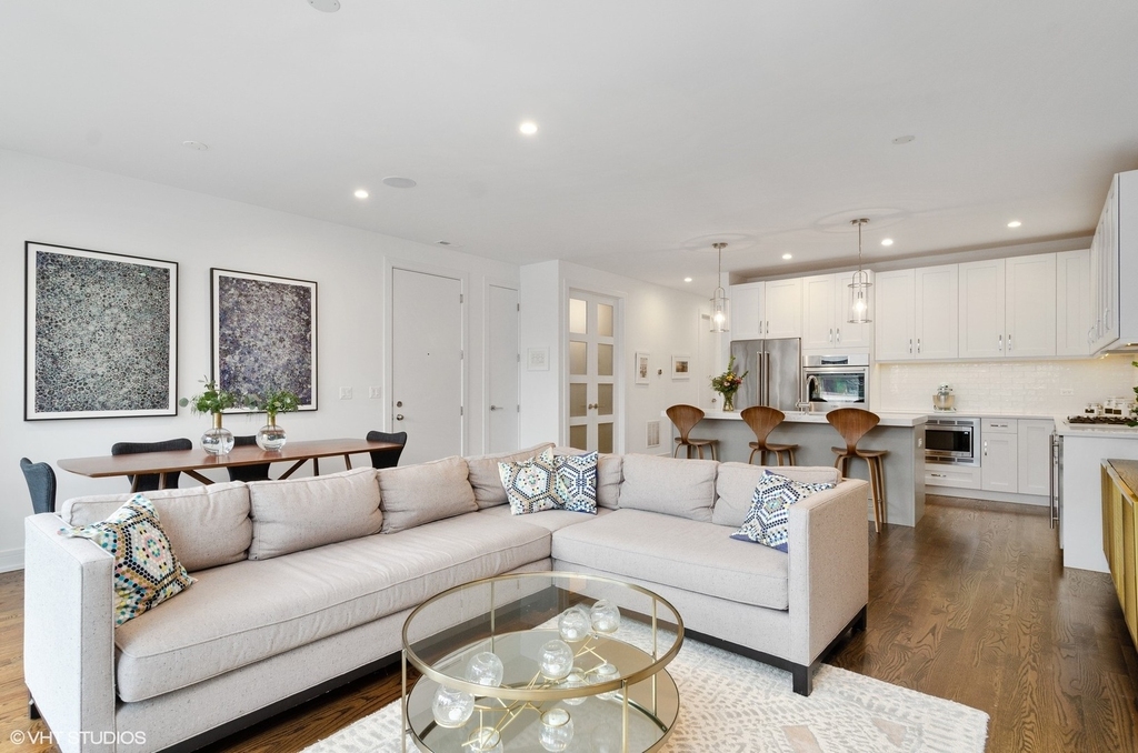 2903 W Lyndale Street - Photo 4