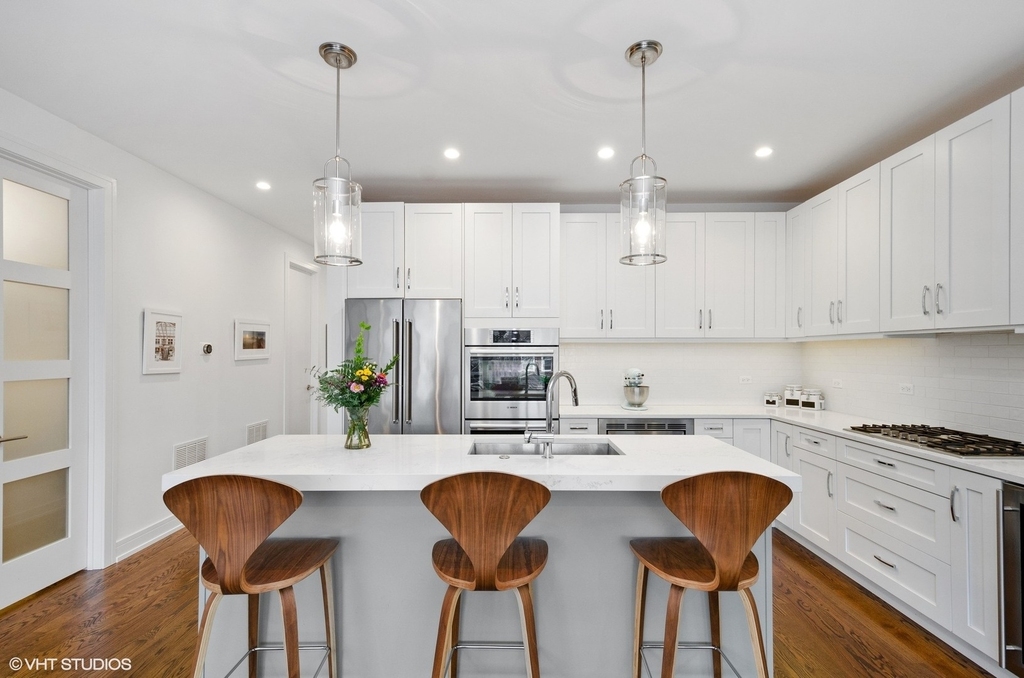 2903 W Lyndale Street - Photo 1