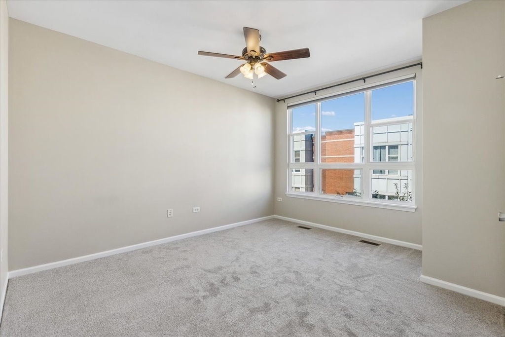 3224 N Kilbourn Avenue - Photo 7