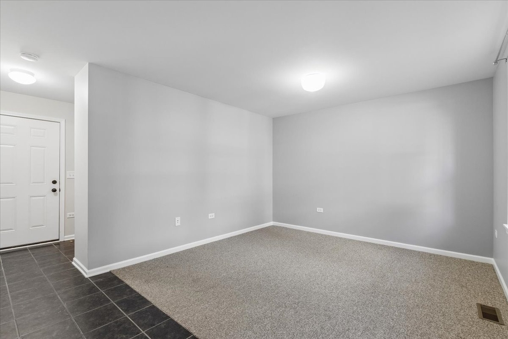 3224 N Kilbourn Avenue - Photo 13