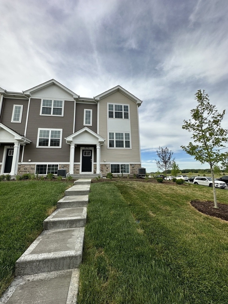 880 Briar Glen Court - Photo 0