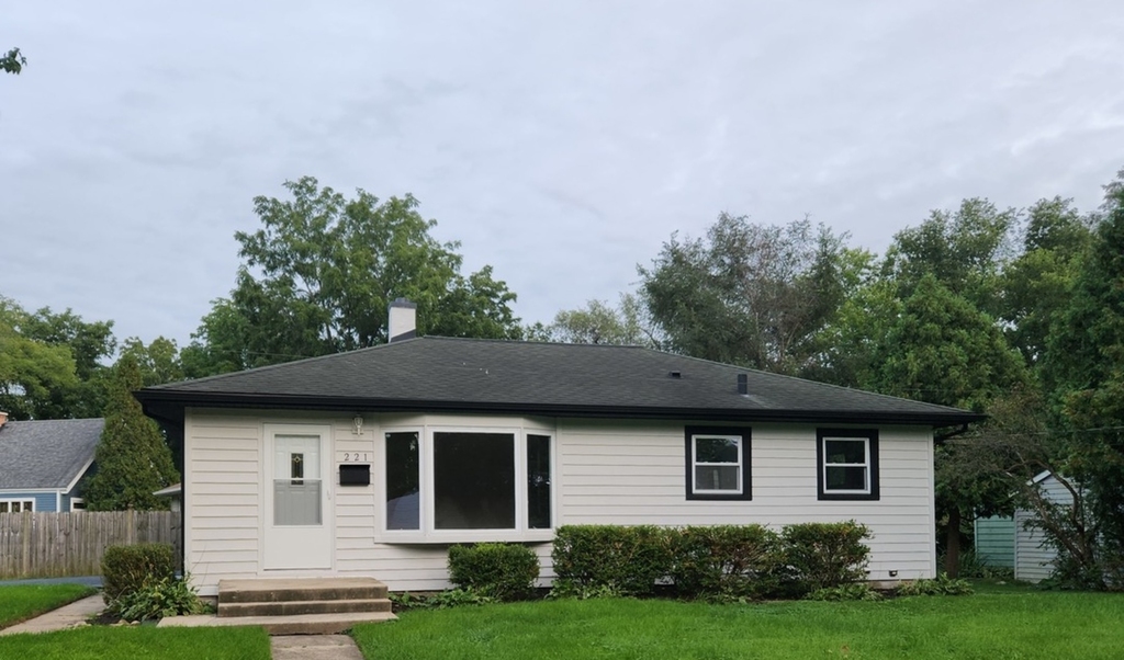 221 Sunset Terrace - Photo 0
