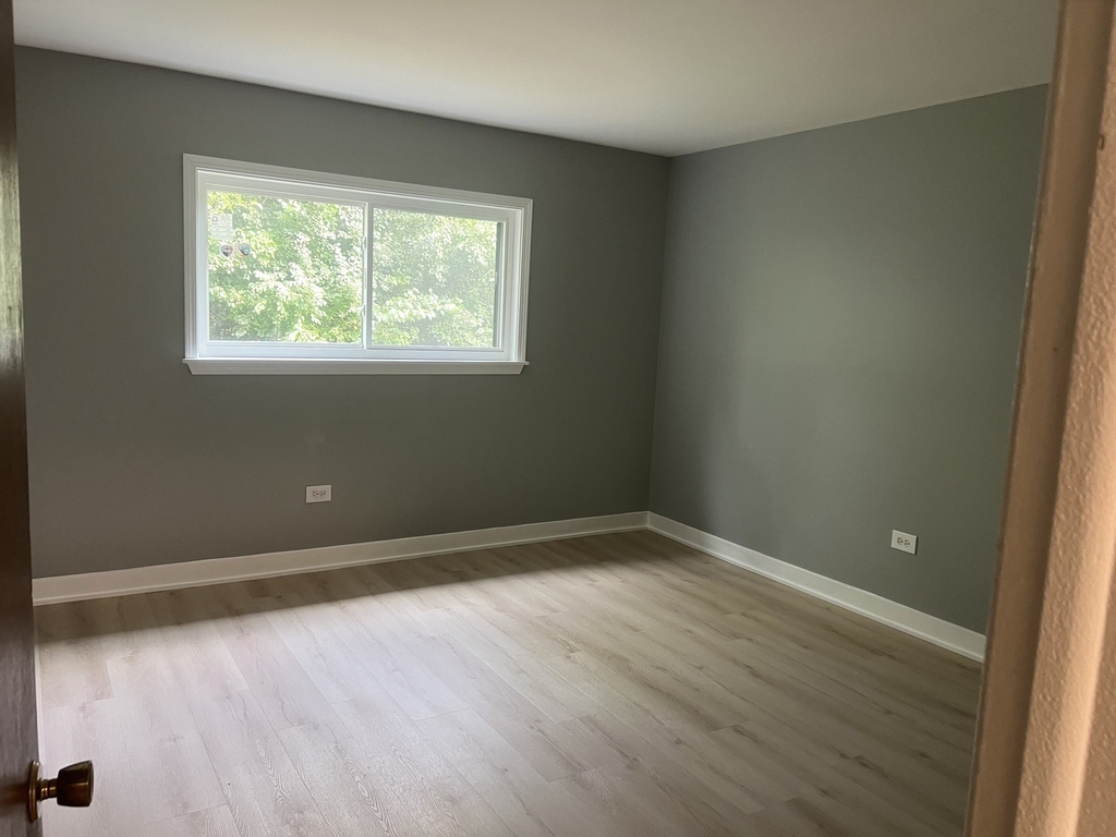 7425 Brookdale Drive - Photo 7