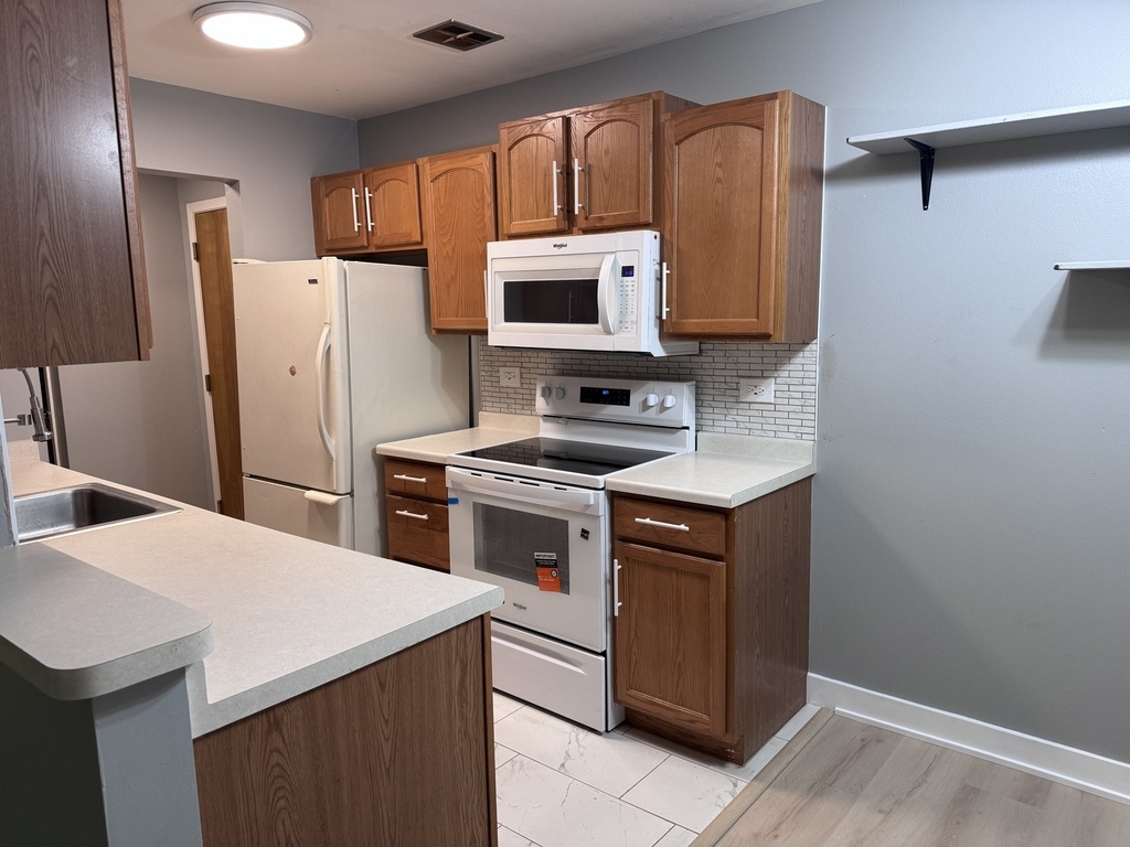 7425 Brookdale Drive - Photo 5