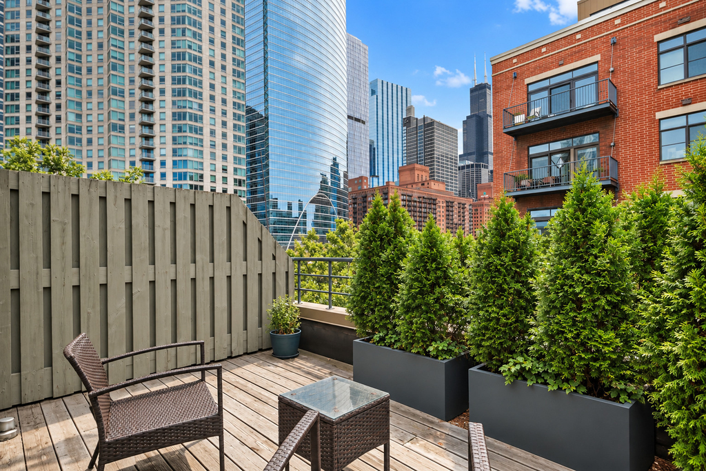 310 N Clinton Street - Photo 20