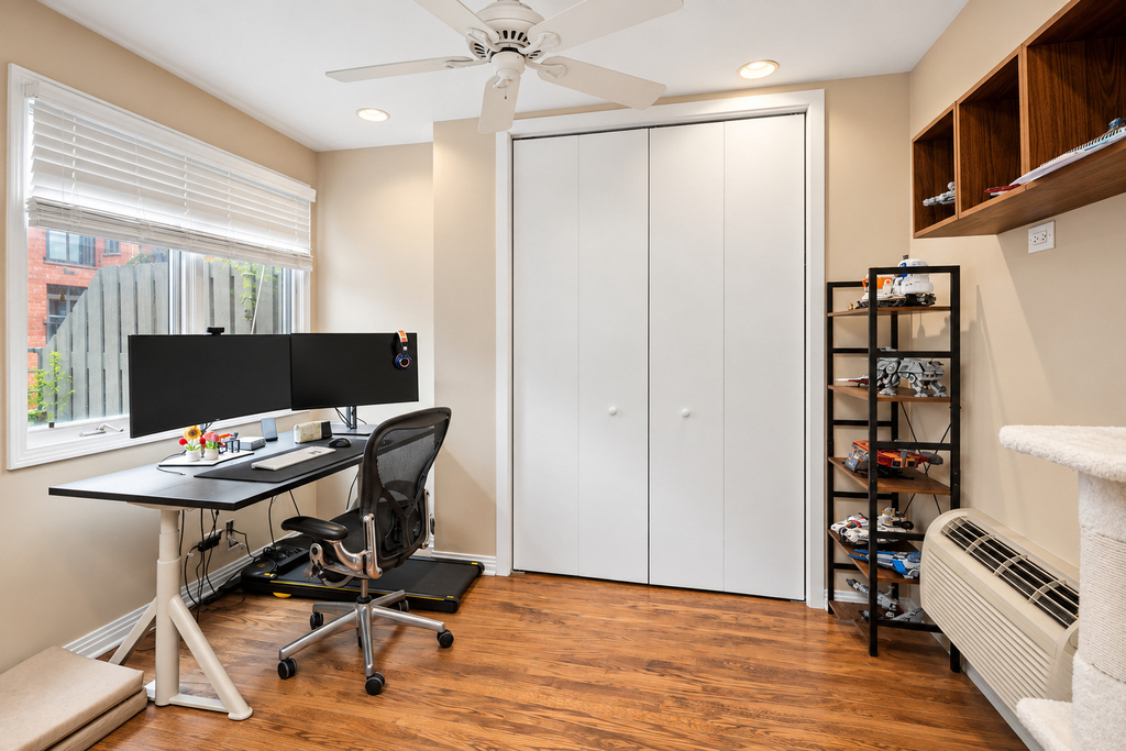 310 N Clinton Street - Photo 19
