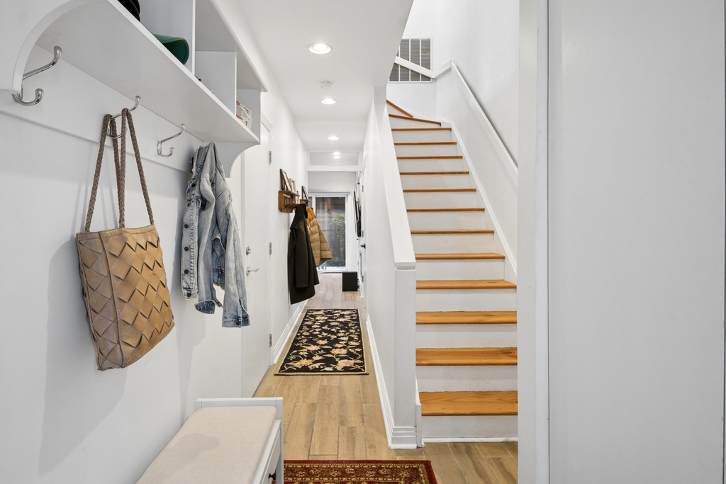 310 N Clinton Street - Photo 1