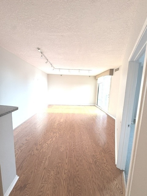 600 N Kingsbury Street - Photo 8