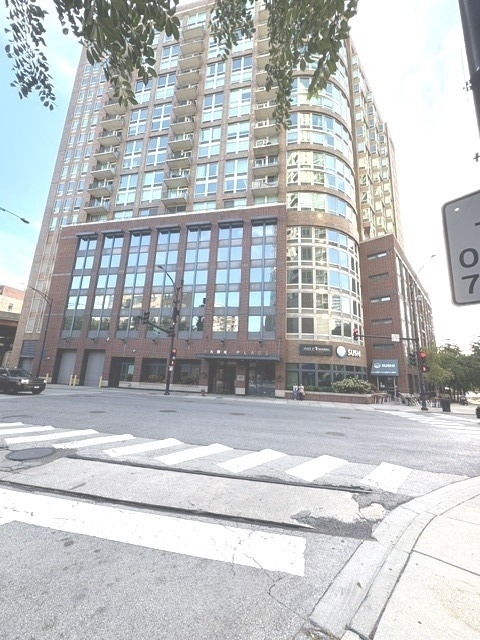 600 N Kingsbury Street - Photo 0