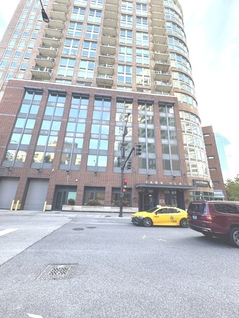 600 N Kingsbury Street - Photo 1
