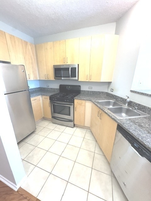 600 N Kingsbury Street - Photo 13