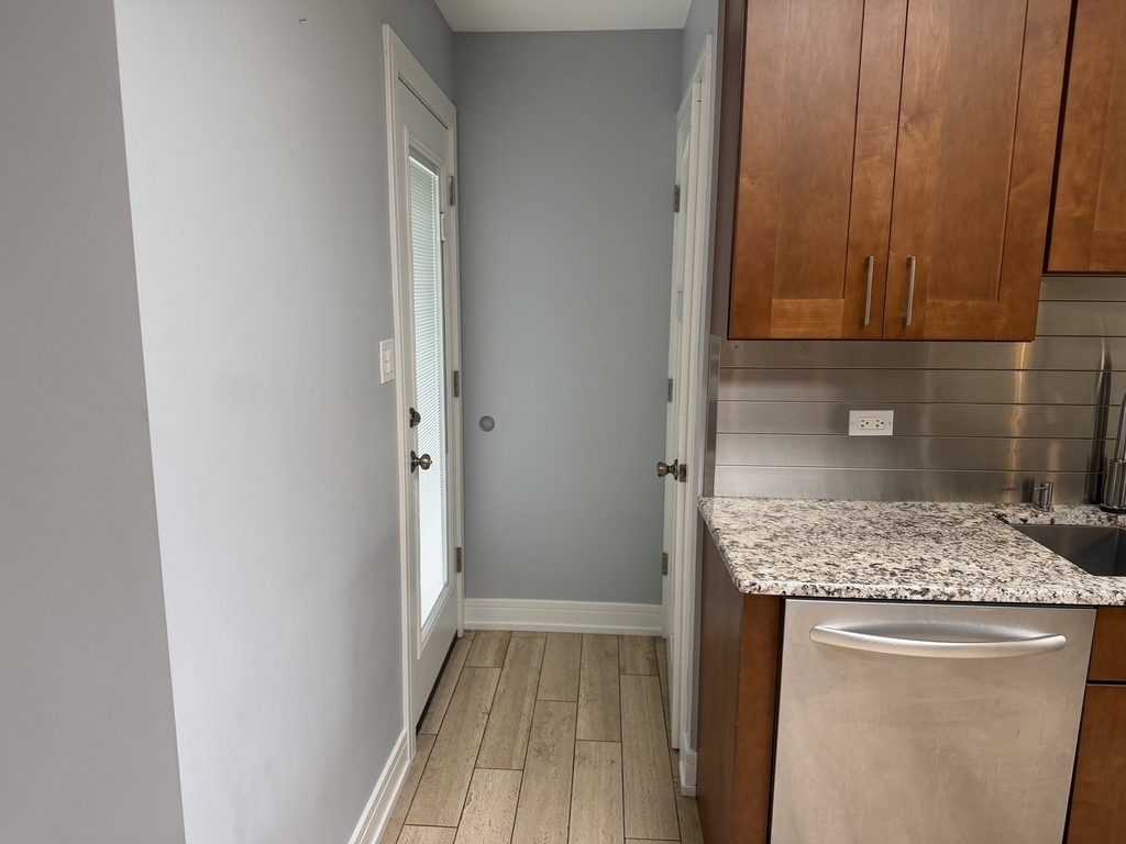 4205 N Newland Avenue - Photo 18