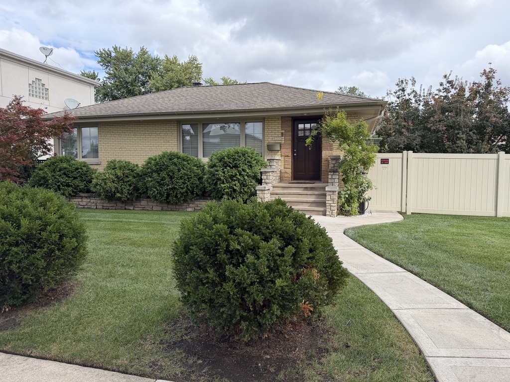 4205 N Newland Avenue - Photo 1
