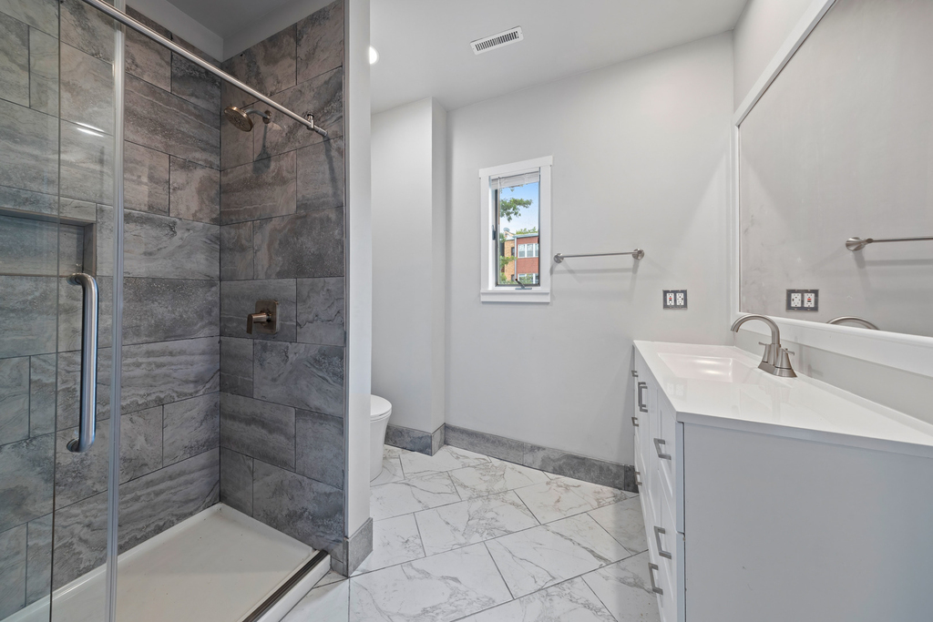 4647 N Winchester Avenue - Photo 8