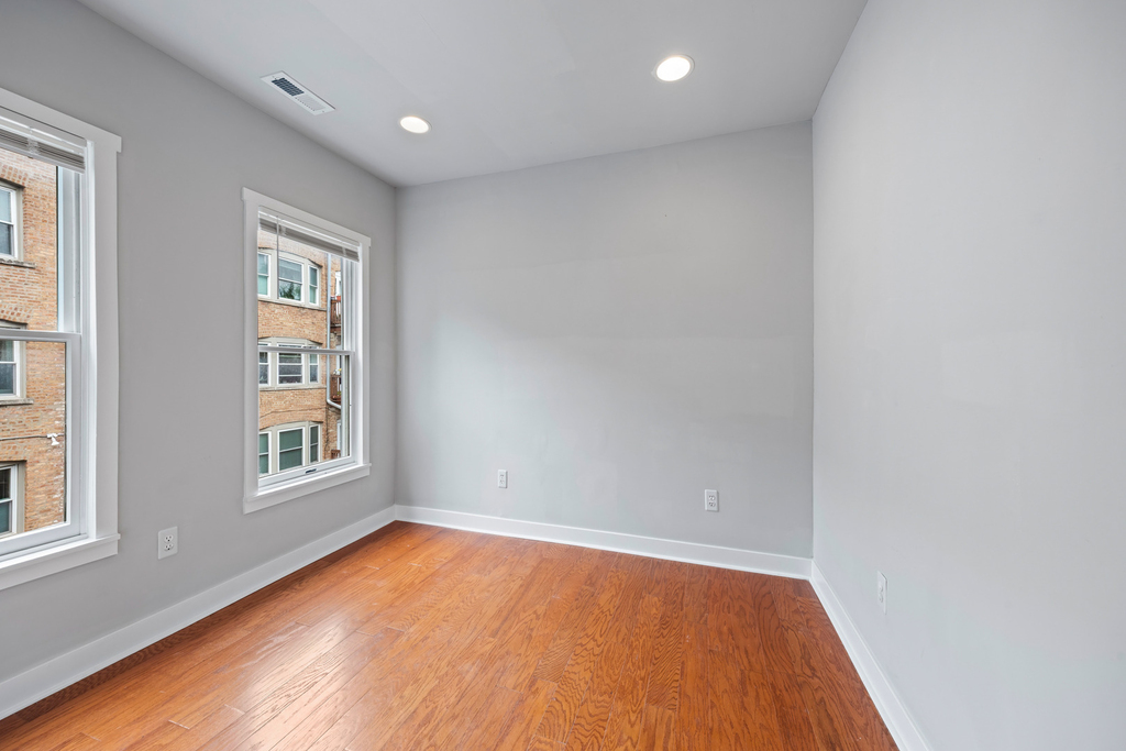 4647 N Winchester Avenue - Photo 9