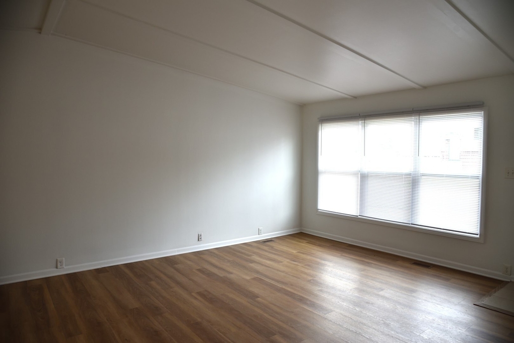 713 Cascade Avenue - Photo 3
