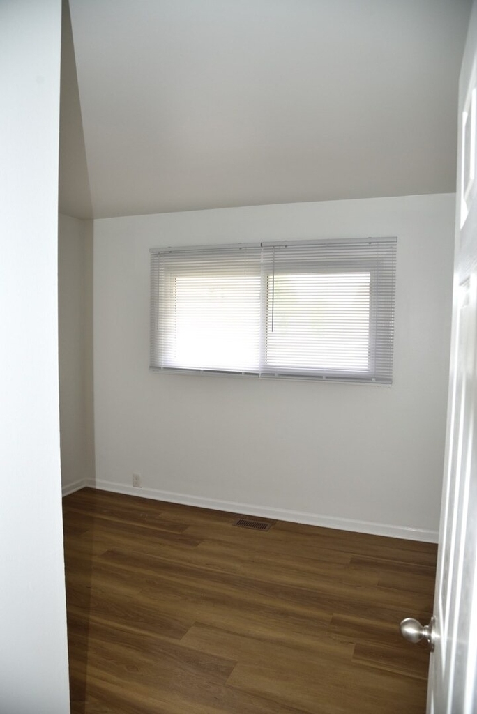 713 Cascade Avenue - Photo 6