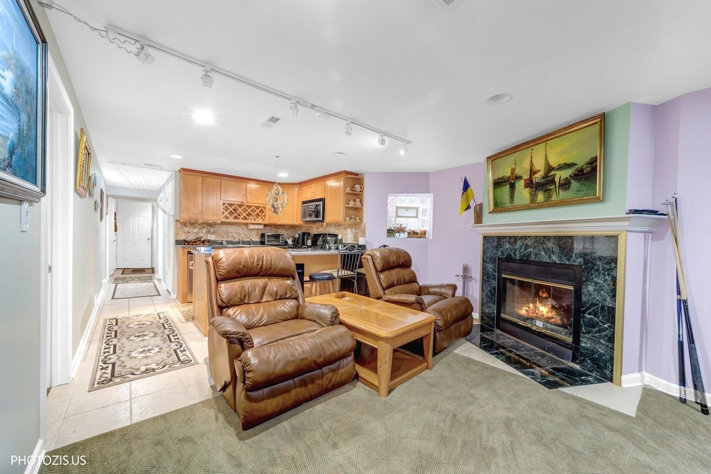 2523 W Iowa Street - Photo 15