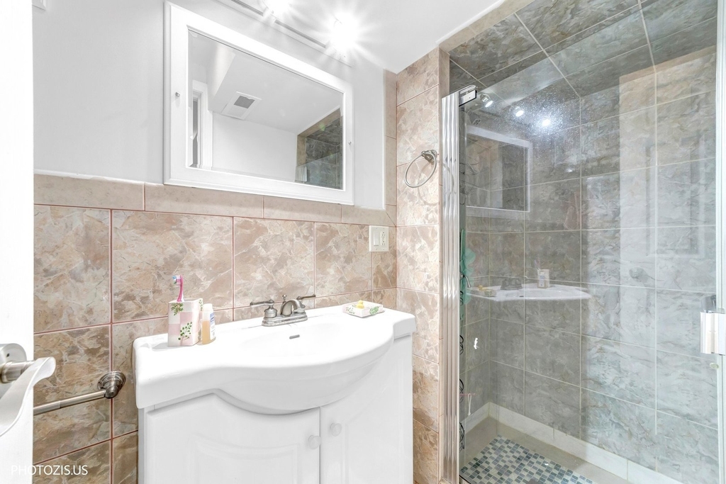 2523 W Iowa Street - Photo 22