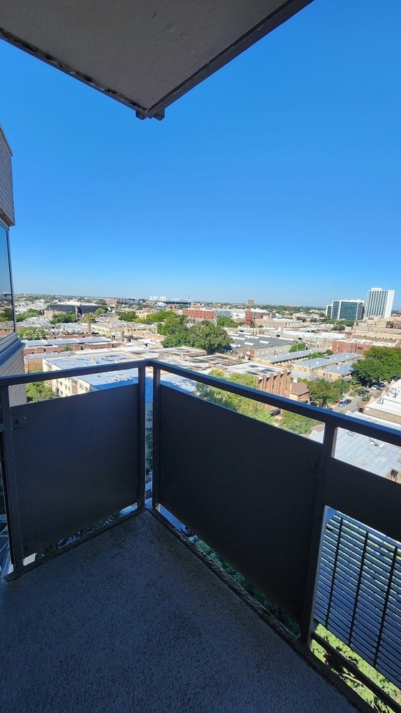555 W Cornelia Avenue - Photo 25