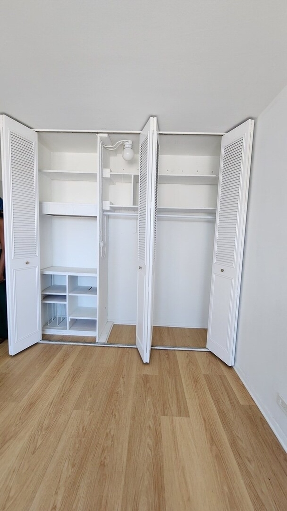 555 W Cornelia Avenue - Photo 18