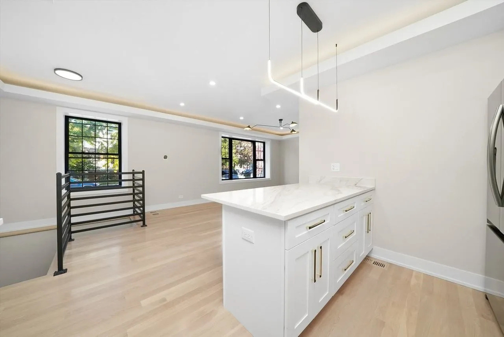 4153 N Hermitage Avenue - Photo 5
