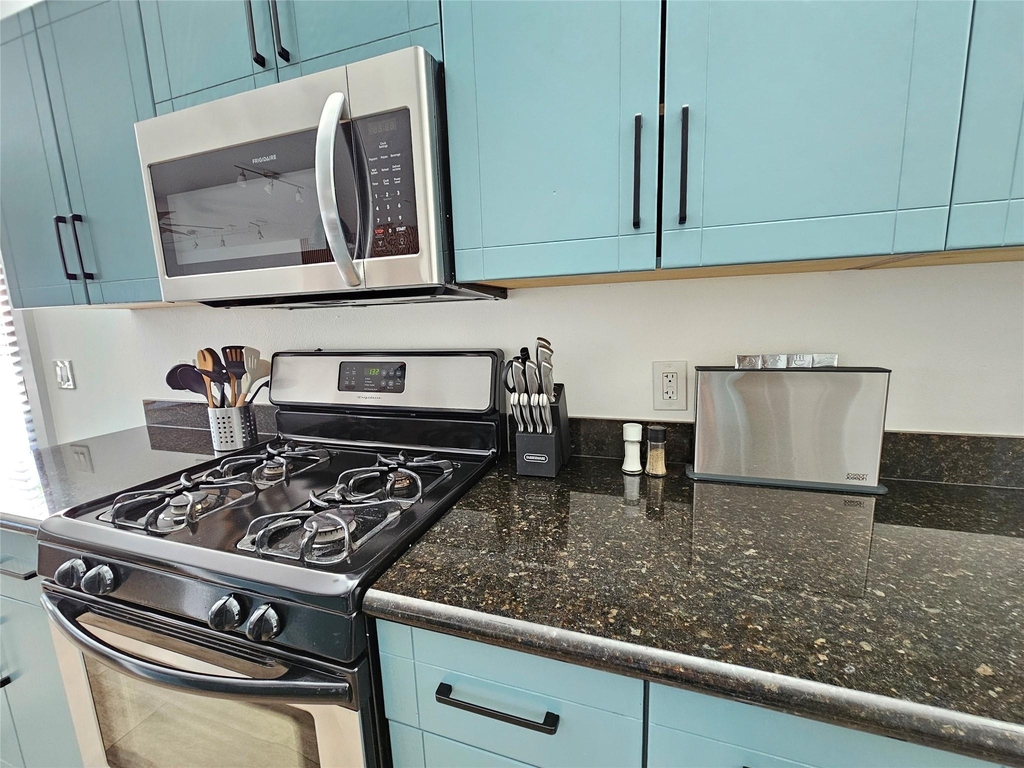 2900 Hamilton Street - Photo 6