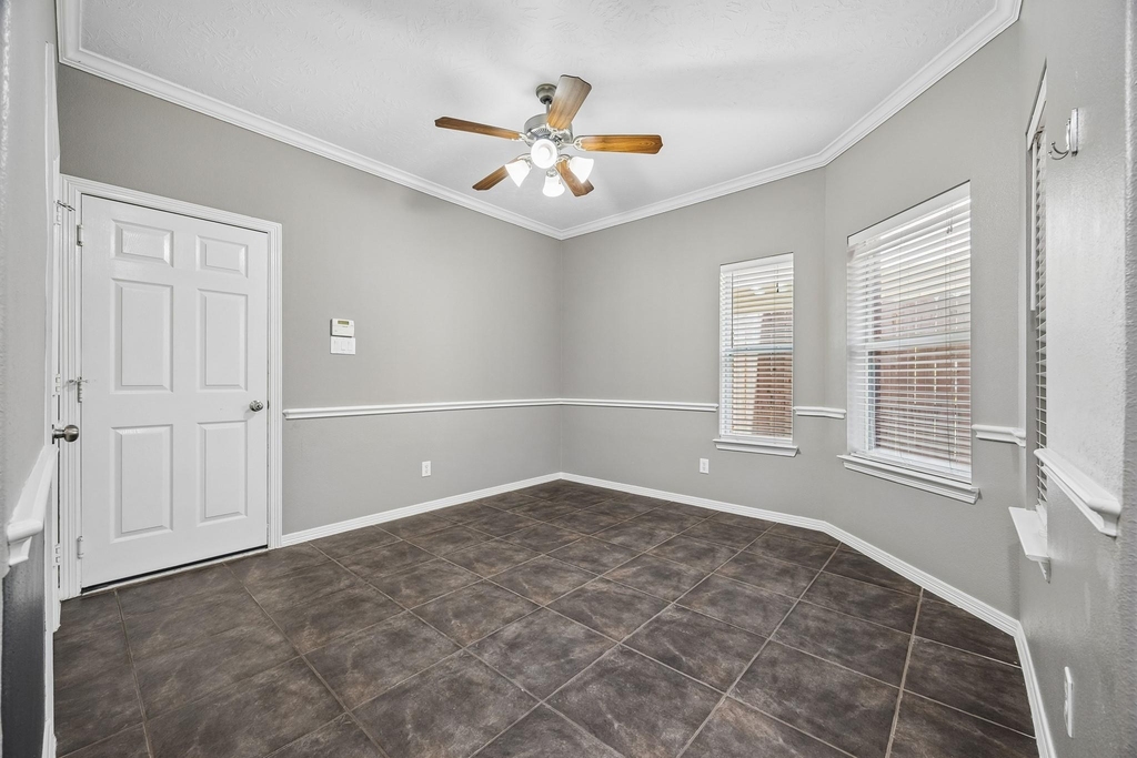 1334 Ella Place - Photo 14