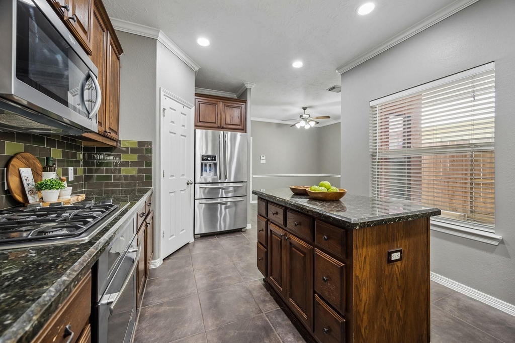 1334 Ella Place - Photo 13