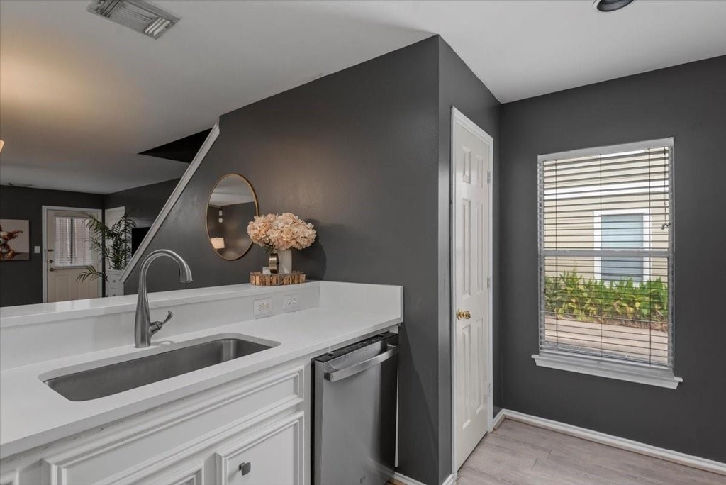 1711 Redwing Haven Drive - Photo 4