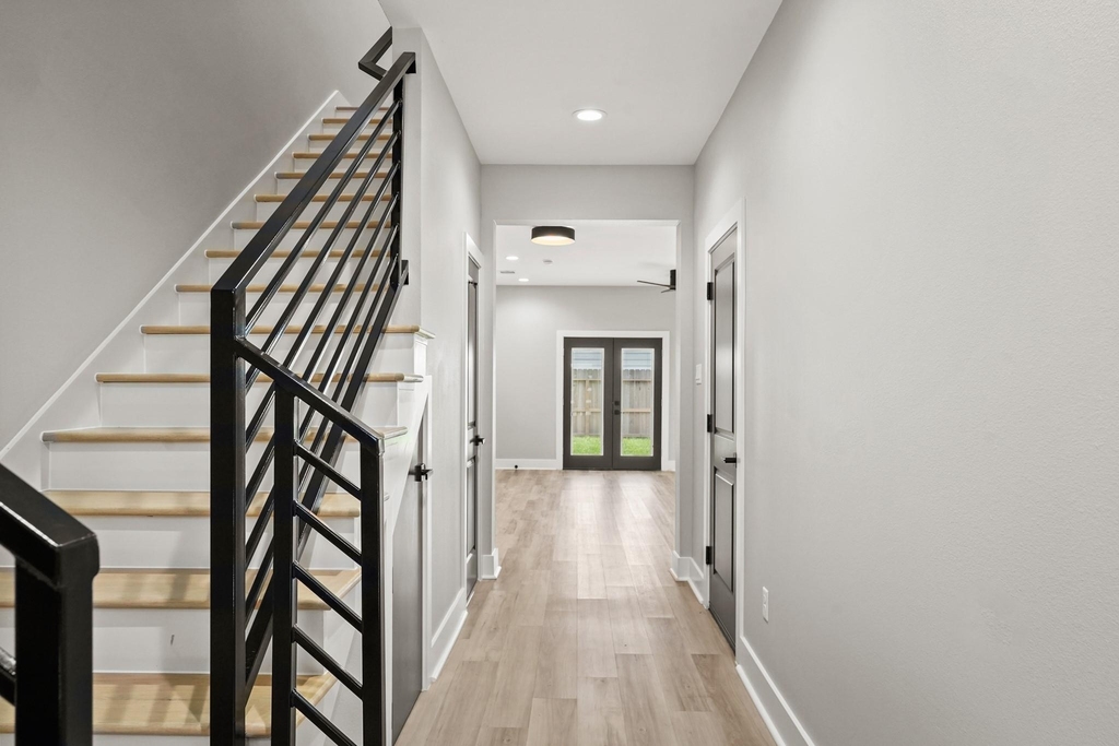 2113 Saint Charles Street - Photo 2