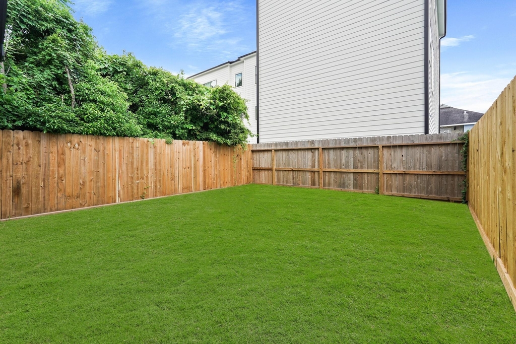 2113 Saint Charles Street - Photo 18