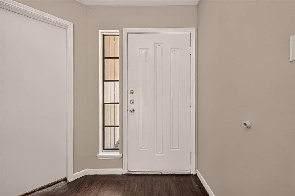 6423 Crakston Street - Photo 36
