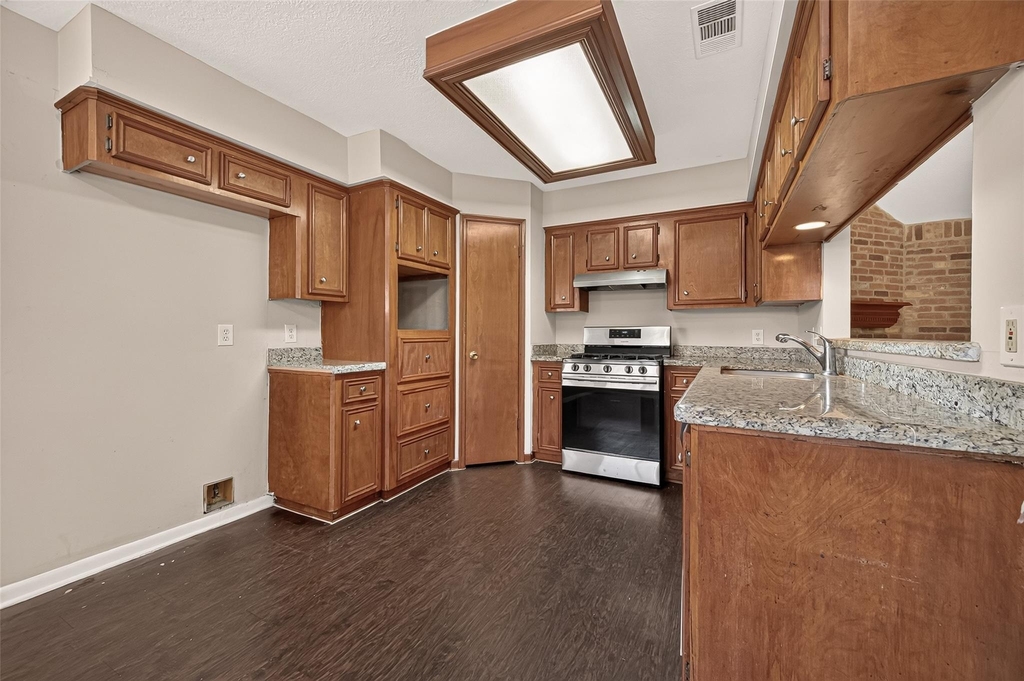 6423 Crakston Street - Photo 25